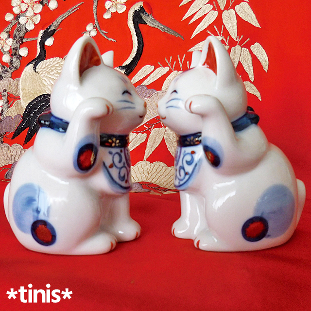 薬師窯 染錦唐草 招き猫 右手上げ (小) 陶器製 縁起置物 Lucky Cat