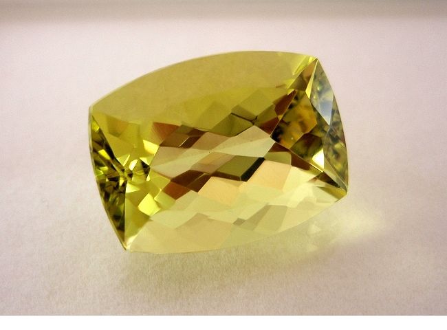 高品質ルース】ブラジル産 レモンクォーツ 14.4カラットup クッション