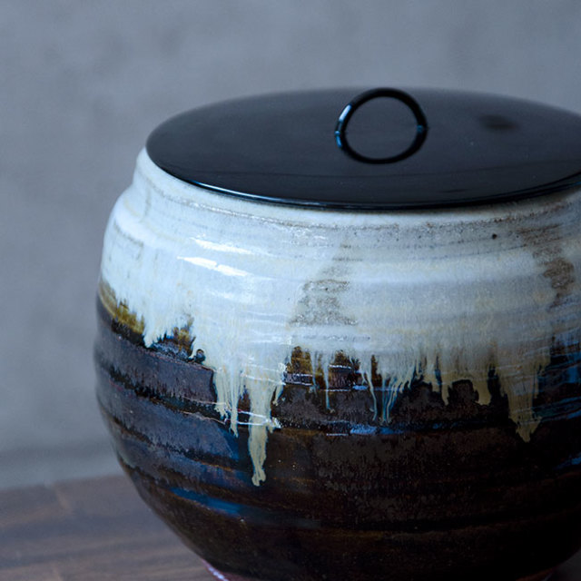 朝鮮唐津水指（共箱付） 作家「瀬津義雄」