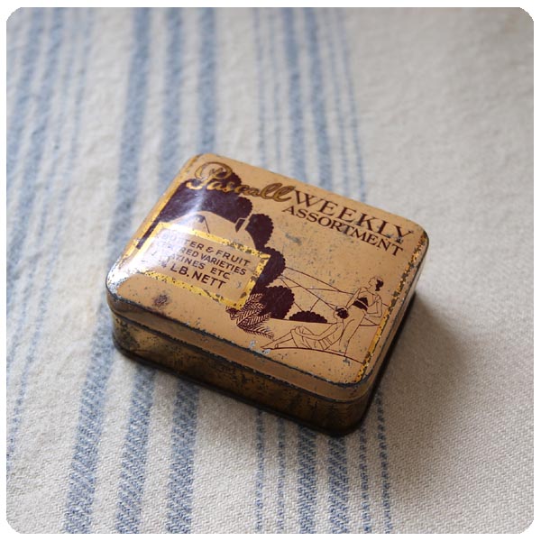イギリス アンティーク お菓子缶/ティン/ブリキ/小物入れ/コレクタブル