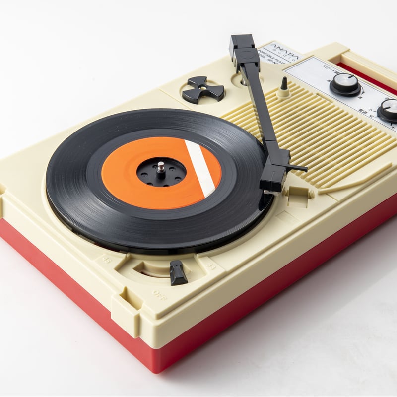 NOISEMAKER レコードプレイヤー セット NOISEMAKER、初のアナログ盤