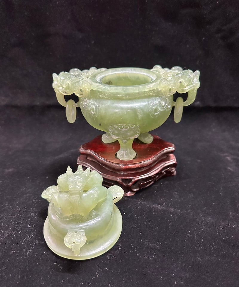 中国翡翠（玉石）の三足香炉 台座付き | うさぎ屋