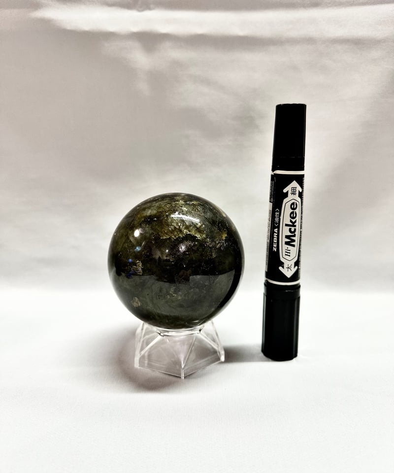 ラブラドライト丸玉 置き石 台座付き 直径7.7cm 重さ652g | うさぎ屋