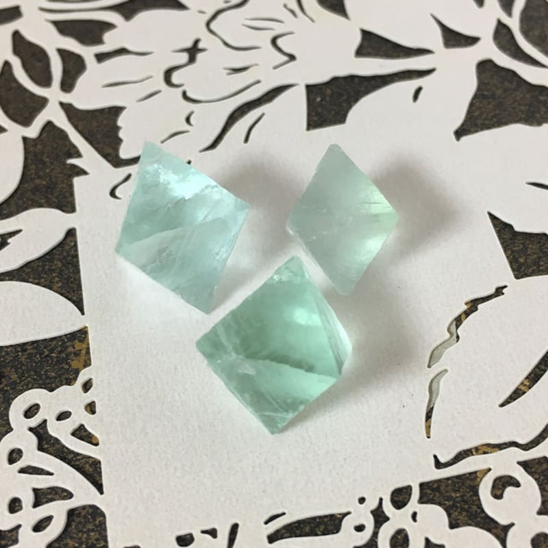 蛍石♢蛍光八面体セット | HARUSAME'S GALLERY