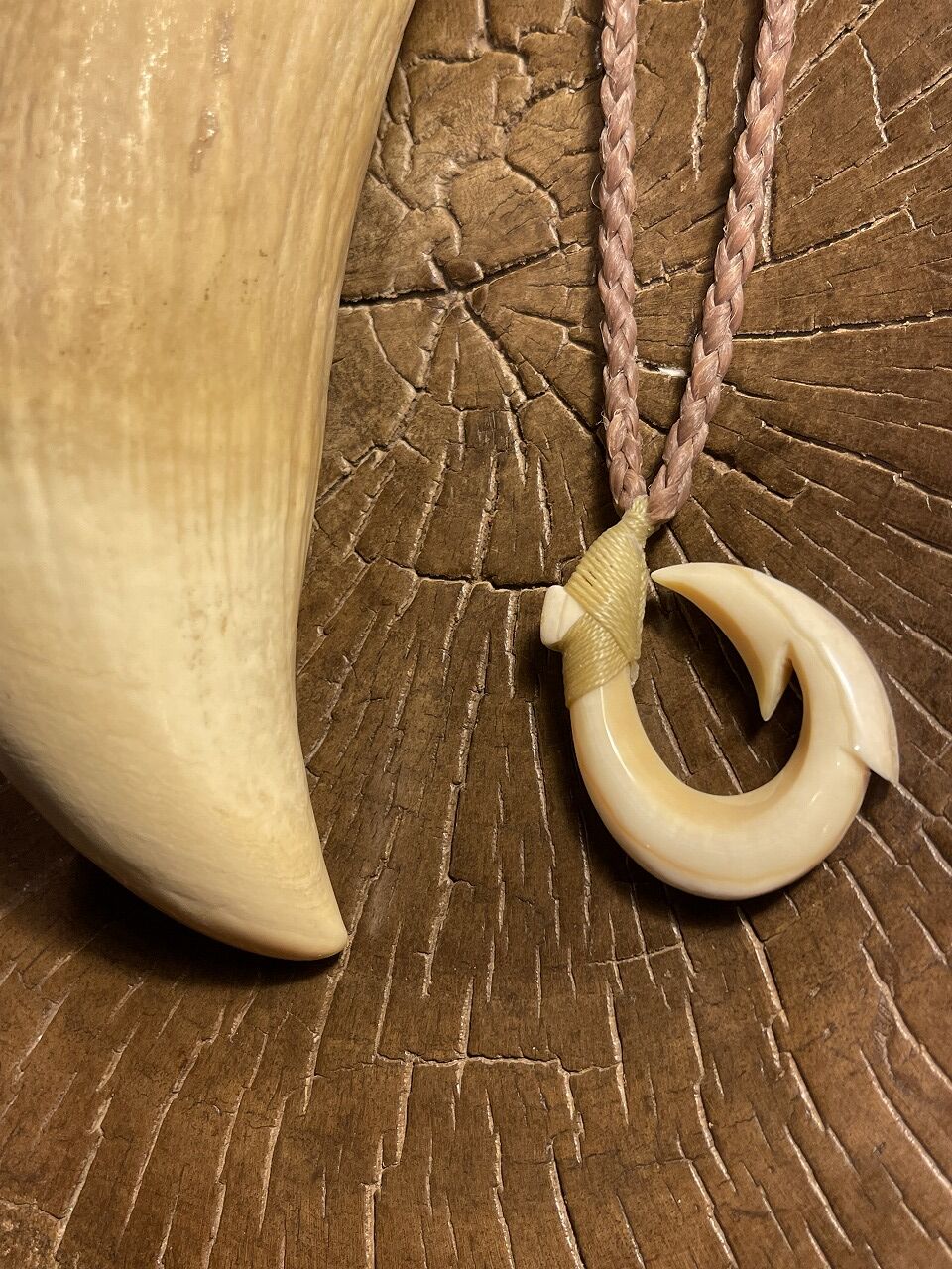 鯨歯マッコウクジラ牙玉ルース約11.5㎜片穴30個