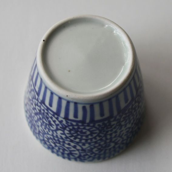 129-b 古伊万里 KOIMARI 染付 蛸唐草 蕎麦猪口 | imarimaru