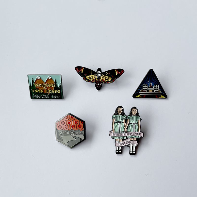 第3期 LOUENESS ツアーグッズ ロゴピンバッジ 第3期 LOUENESS ツアー