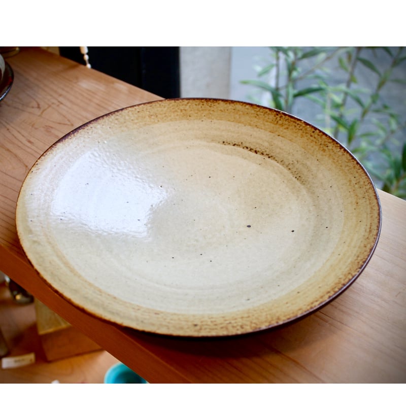 沖縄 大嶺實清 1990年代作品 花紋蝋抜き皿 沖縄 大嶺實清 1990年代作品