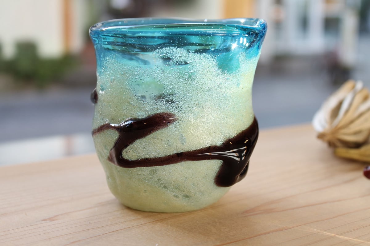 稲嶺盛吉 紅珊瑚 花瓶 紅珊瑚花瓶稲嶺盛吉琉球ガラス沖縄現代 【