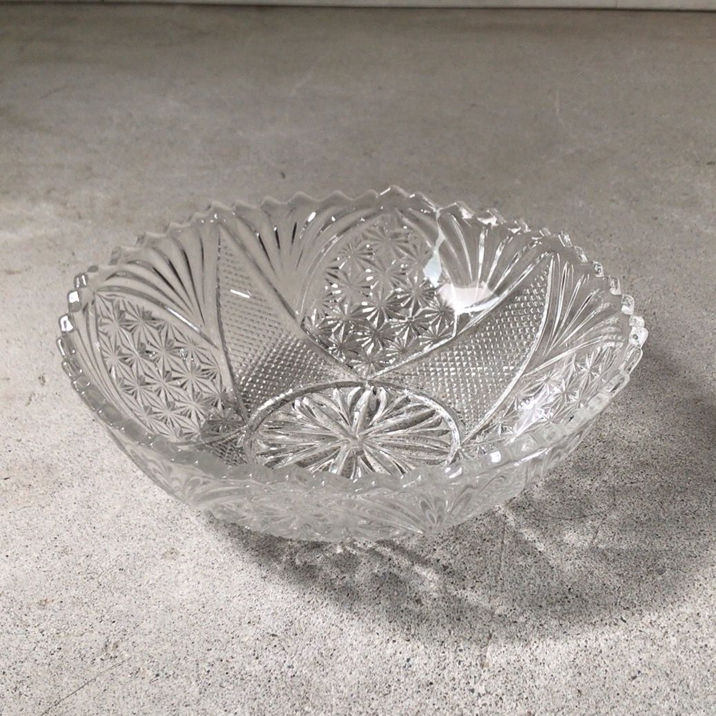 大正〜昭和期 古いプレスガラス 20cmの大鉢 花紋様 素麺器 フルーツ