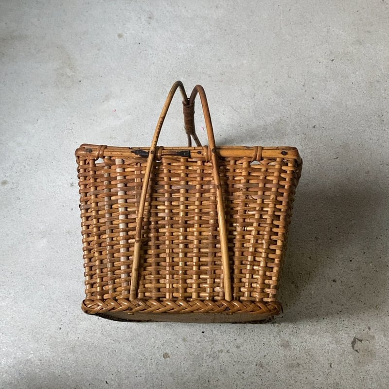 古い竹編みの持手籠 ワンハンドルバスケット 炭斗(すみとり) 茶道具 炭
