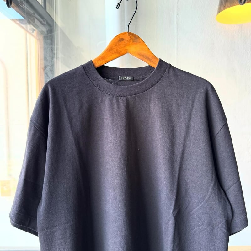COMOLI コットンジャージ 半袖Tシャツ | Less Higashikawa