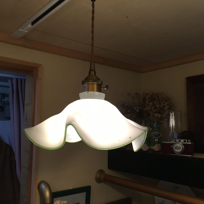 和硝子電笠（ペンダント照明） 波模様乳白グリーン縁 昭和初期 | れい