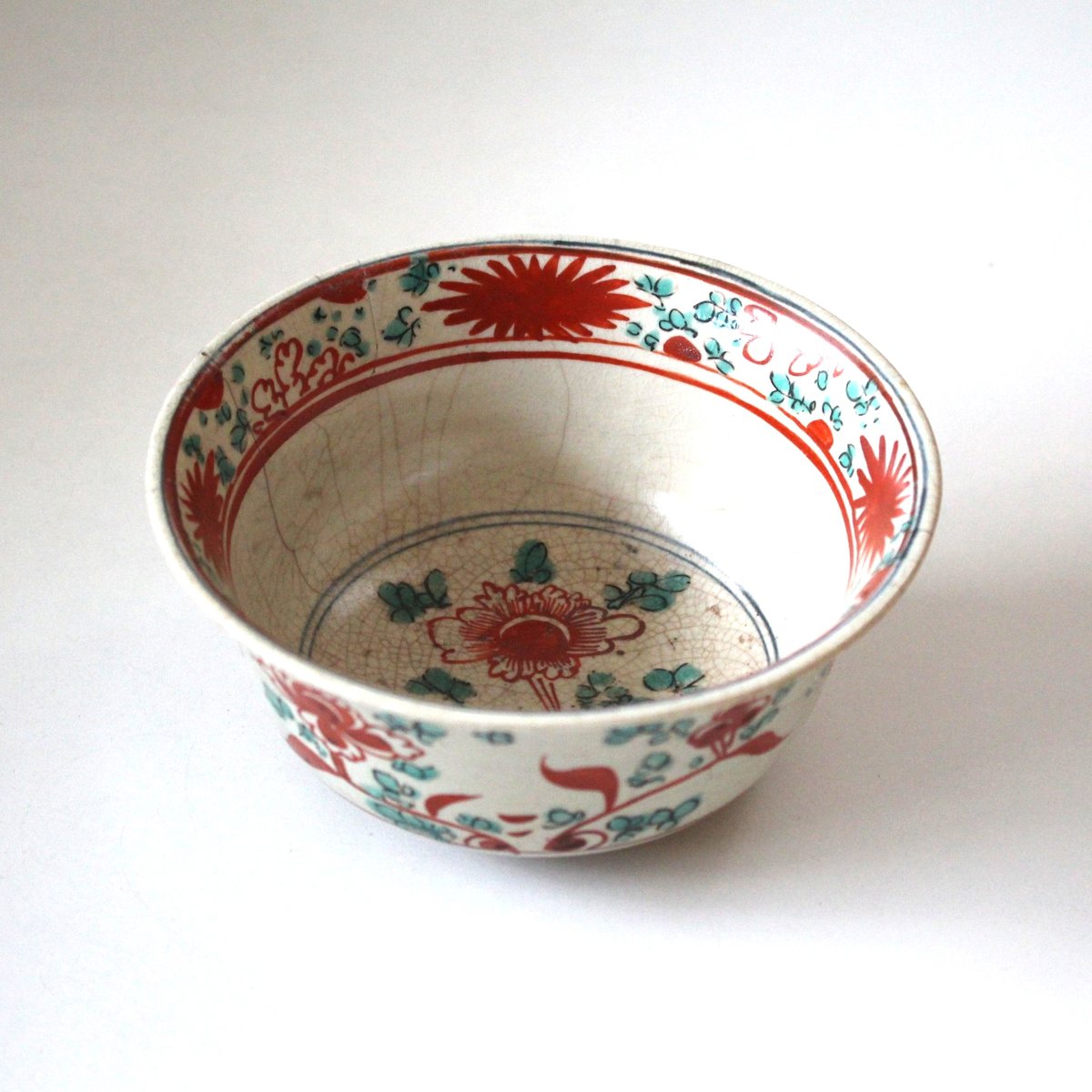 927 中国 骨董 粉彩花唐草文八方鉢 時代物 927 中国 骨董 粉彩花唐草文