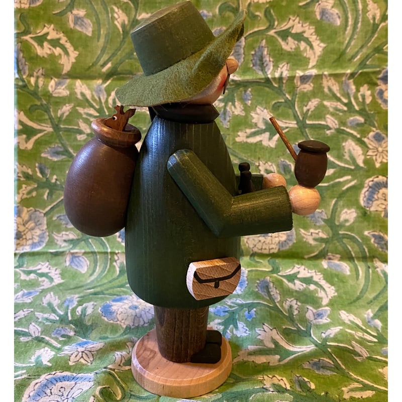 ドイツ クーネルト社 煙だし パイプ人形香炉 ハンター | 世界の猫祭