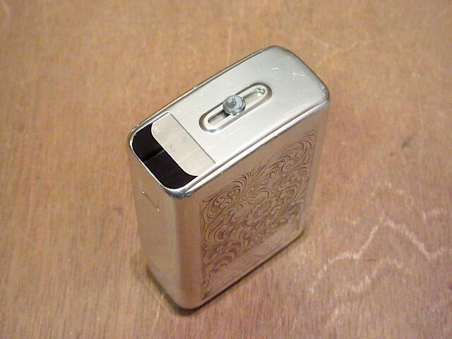 ☆アメリカ軍＊CBI＊ルビー象嵌＆銀製＊総彫りシガレットケース（実物）