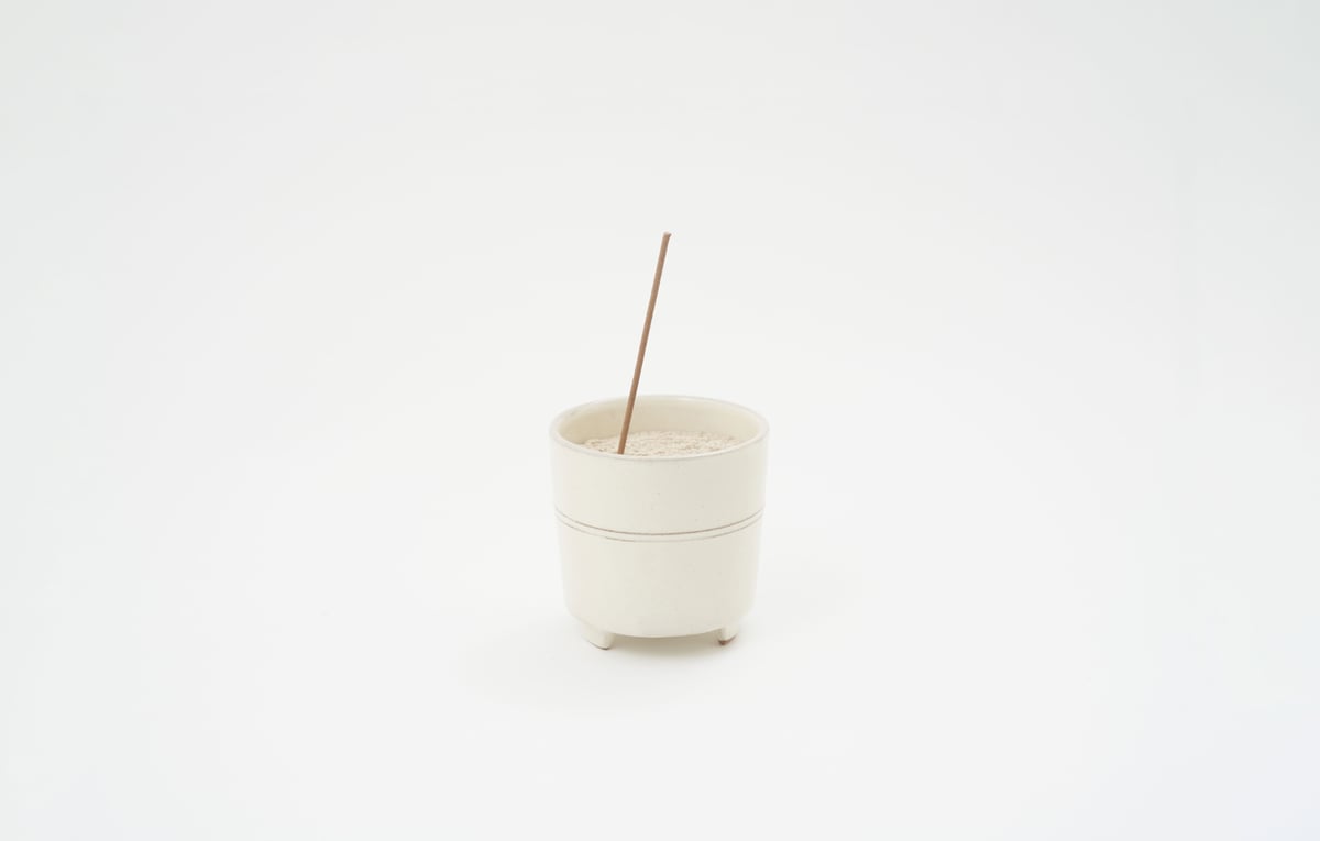 皆空窯 泉 香合 灰釉 お香入れ 茶道具 小物入れ 皆空窯 泉 香合 灰釉