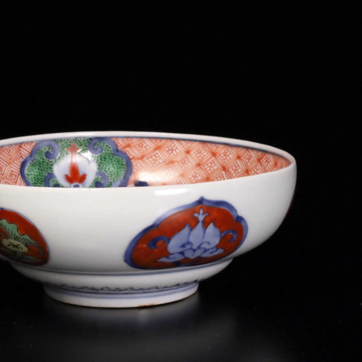 伊万里焼 三つ足 金彩 染付 山水画 伊万里焼 三つ足 金彩 染付 山水画