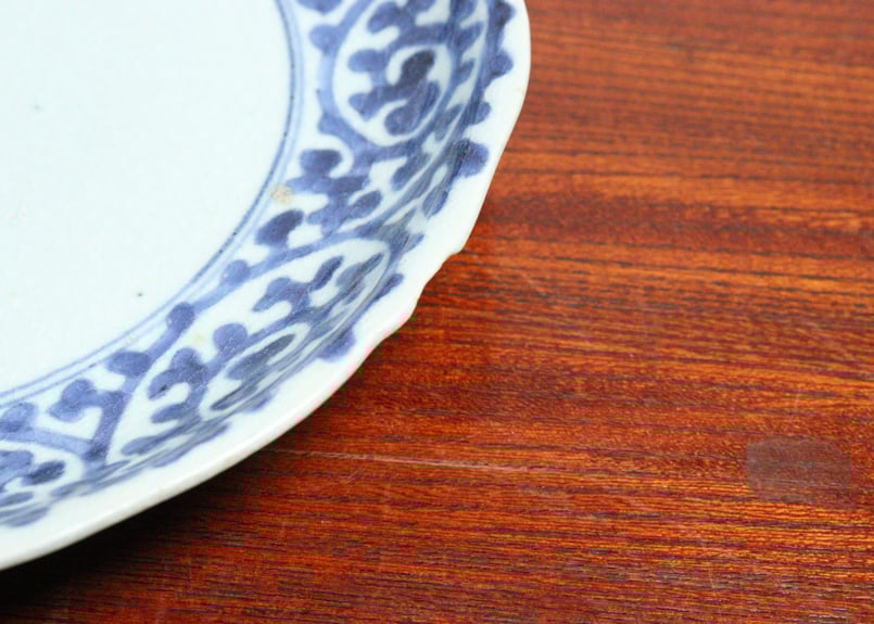 江戸中期染付蛸唐草文6寸皿⑤ 甘手 | 吉祥寺PukuPuku