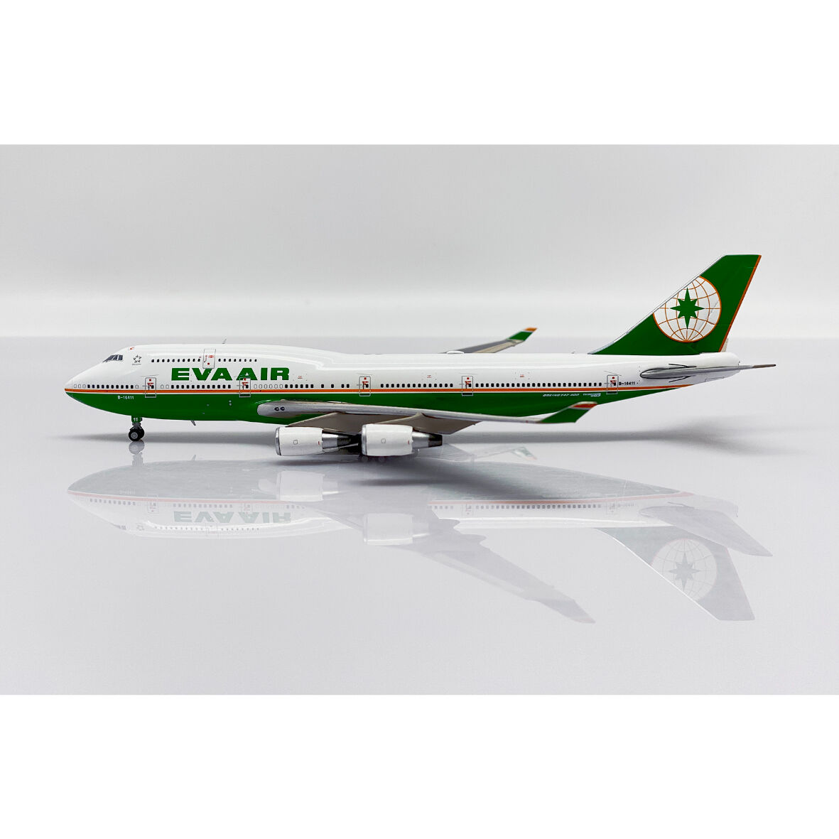 1/400 747-400 エバー航空(旧塗装) B-16411 （機体キーホルダー