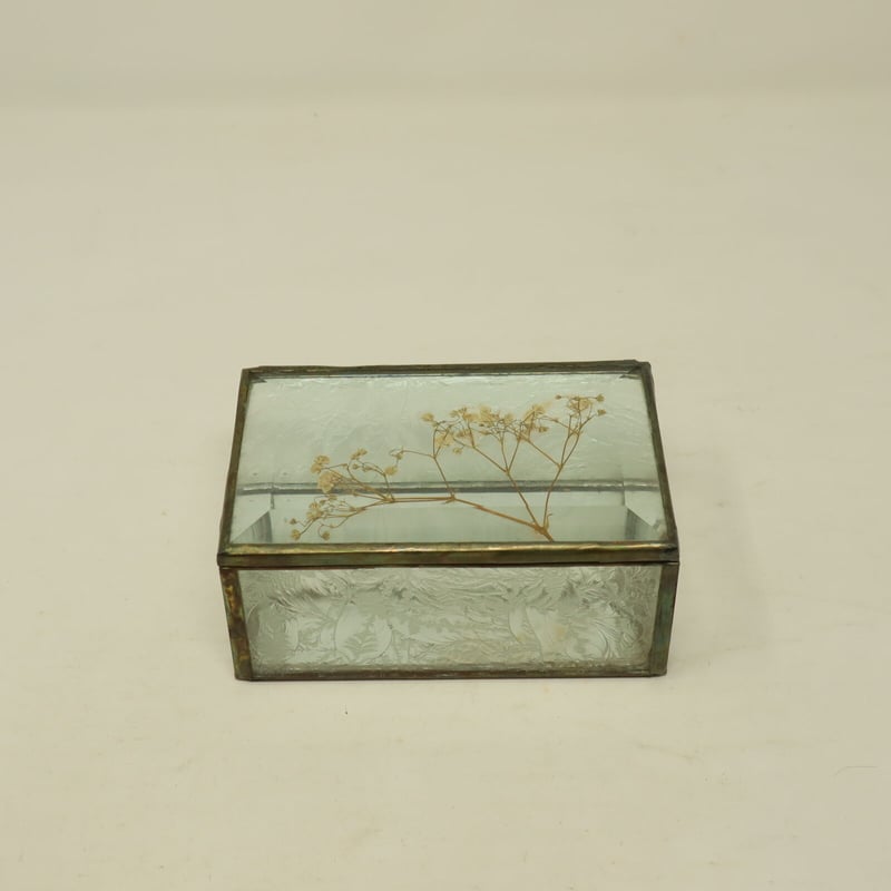 A004【フラワーアート】押し花ガラス 真鍮フレームのショーケース 宝石