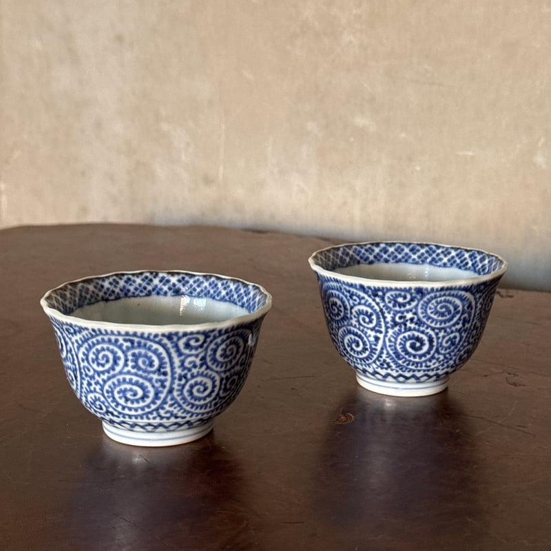 古伊万里)蛸唐草2枚 古伊万里 染付蛸唐草文 輪花向