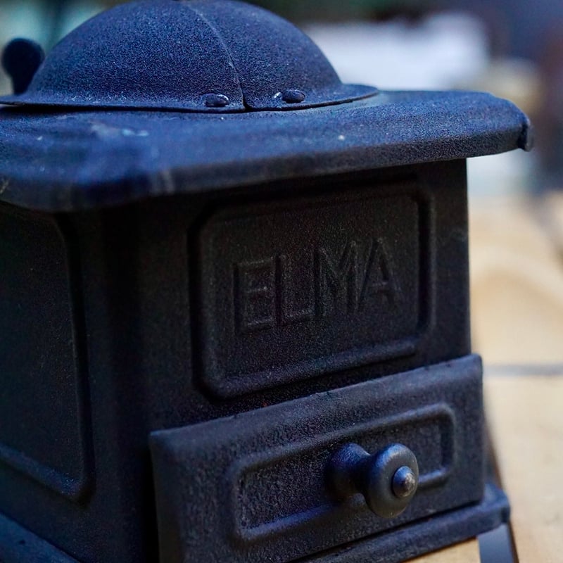 スペイン製、希少なマットブラック ELMA コーヒーミル | 4BEANS COFFEE