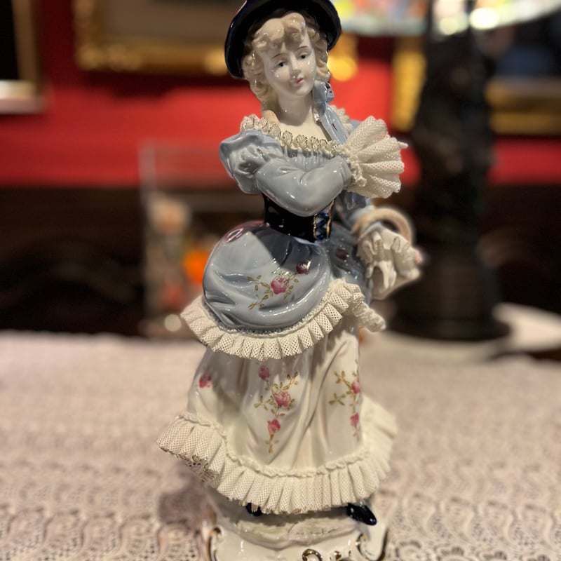 THE TK Collection レース陶器ドール「花籠持ちレディー」 日本製 （箱