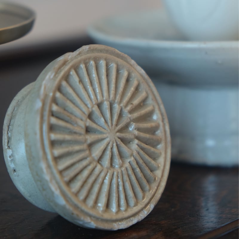 李朝 白磁餅型 李氏朝鮮時代 | gallery & boutique 雪月花