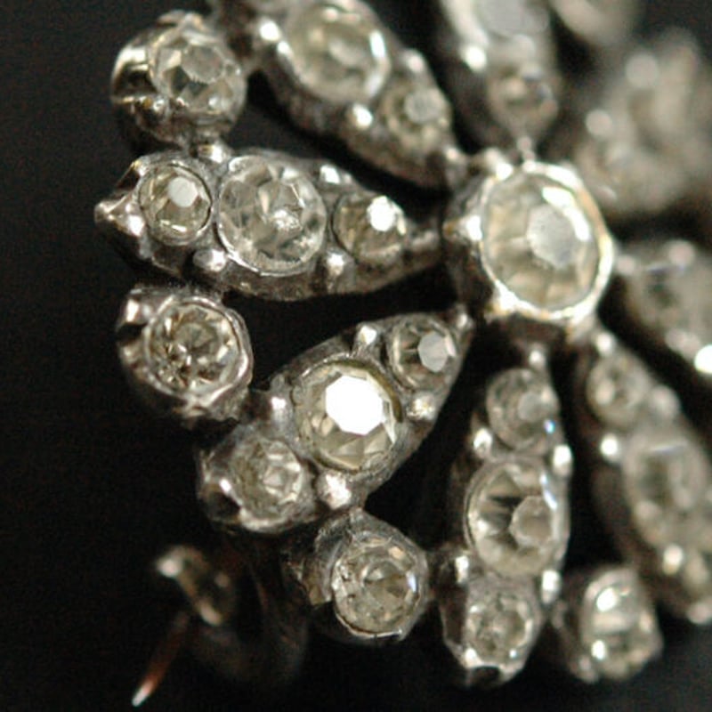 ☺*︎様 フランスアンティーク ラインストーンのブローチ ガラス