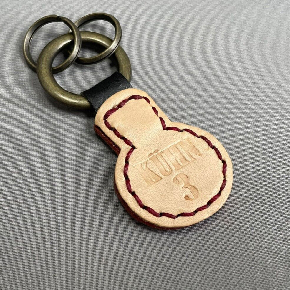 ブラッキー 本革キーホルダー ピカチュウ 本革 レザー キーホルダー