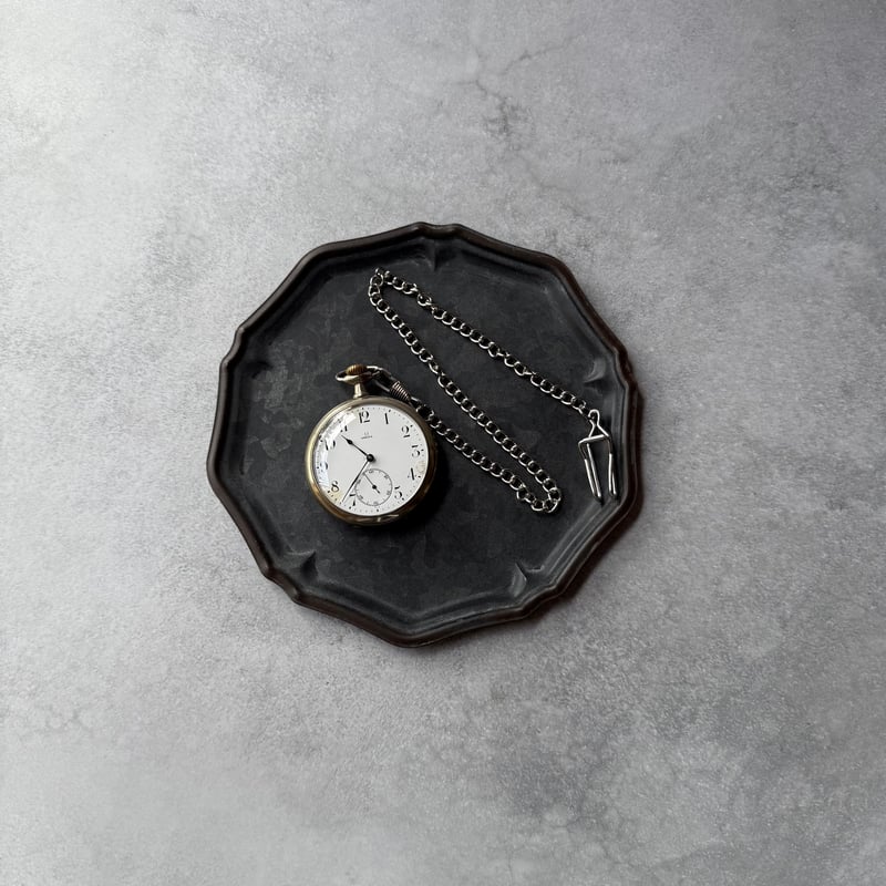 003 アンティーク OMEGA 手巻き式懐中時計 – 1908年の時を刻む、美しき