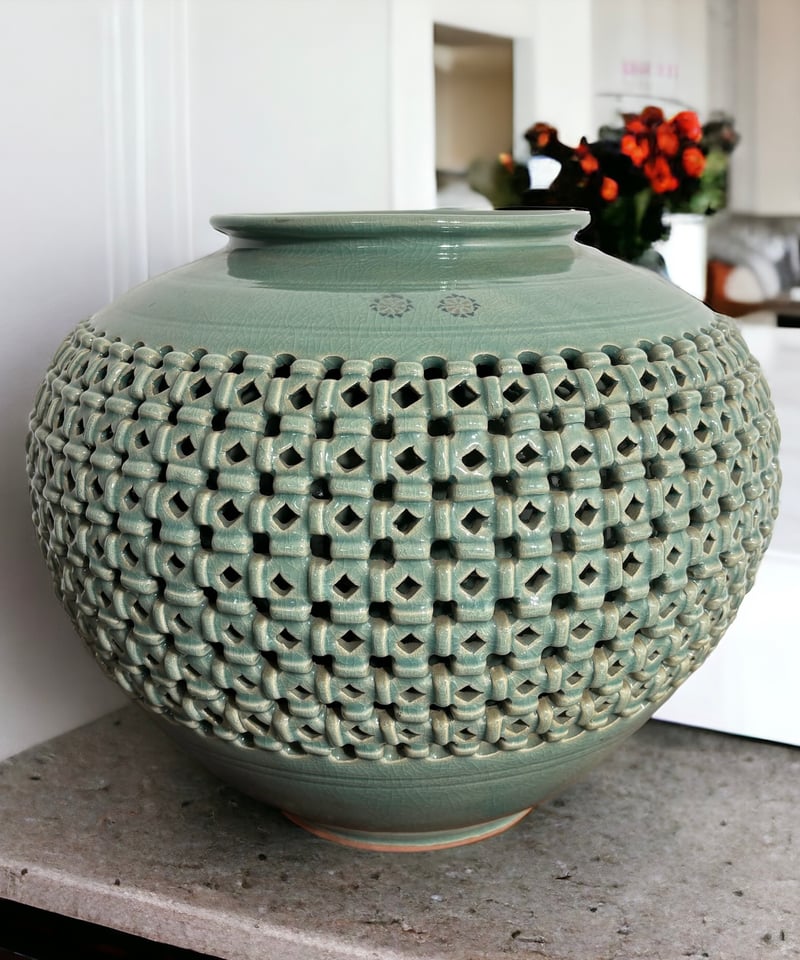 希少な高麗青磁(霧箱付き) 四方山 希少な高麗青磁(霧箱付き)