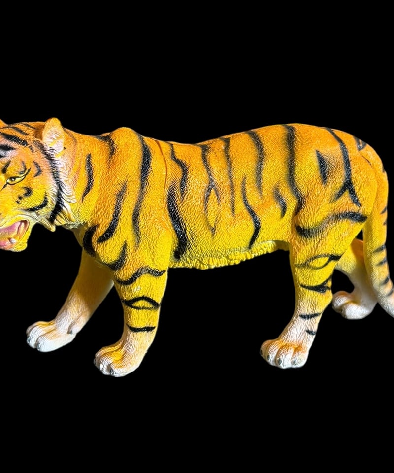 虎 置物 トラ 木製 干支 寅 タイガー 風水 縁起物 工芸品 プランター