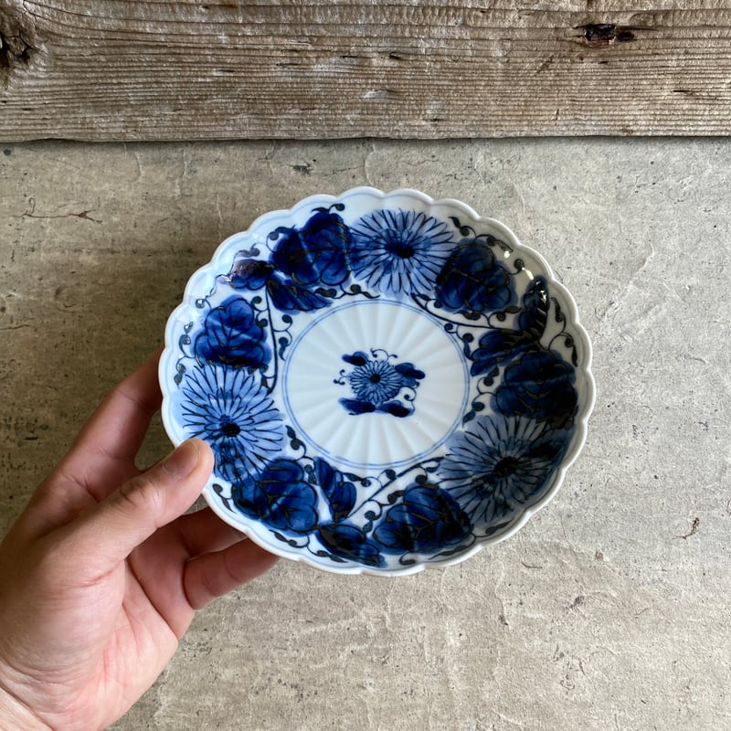 伊万里焼 寛右衛門窯 染付菊唐草6寸皿 | MatsuBokkuri