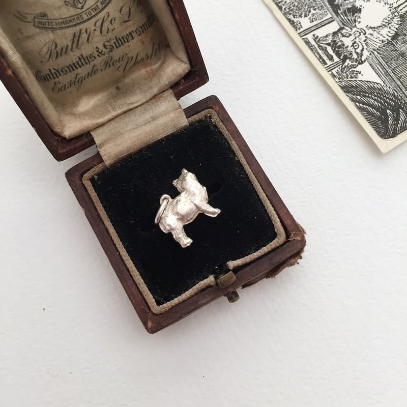 cat pendant top / アンティークシルバーねこチャーム 猫 cat charm