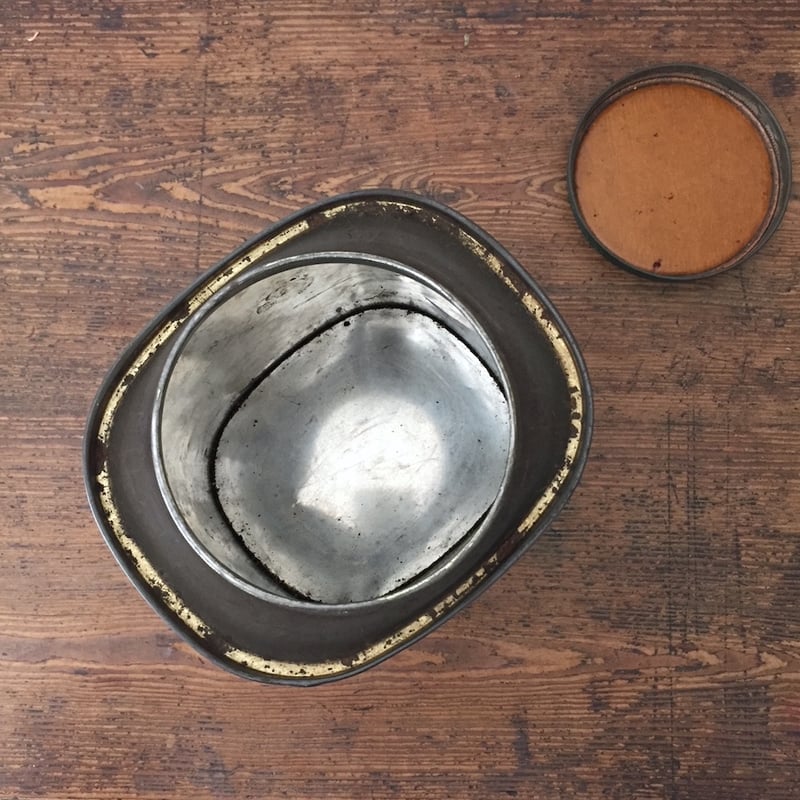 tin / アンティーク蓋つきブリキ缶 | cocon