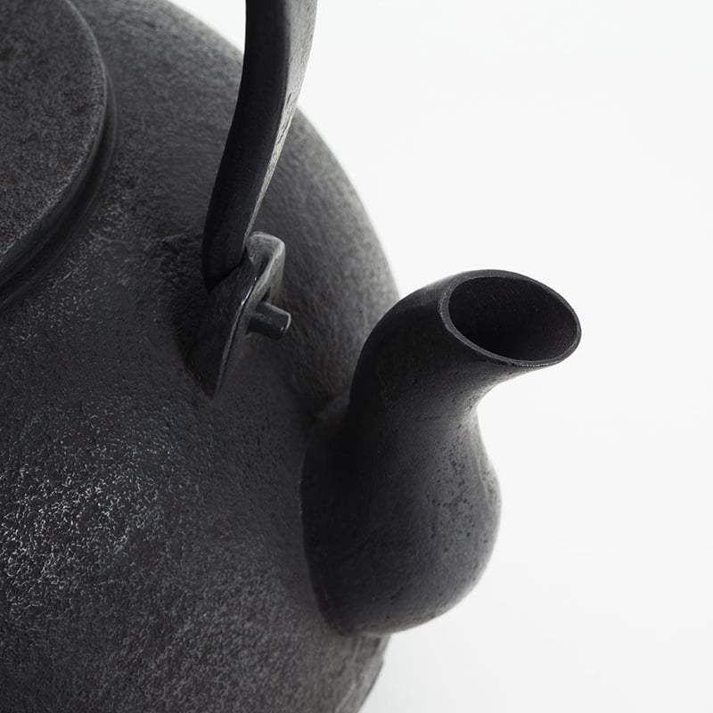 美品】高橋大益 南部鉄瓶 鋳鉄製鉄瓶 六花 刻印、箱あり IH可 高橋大益