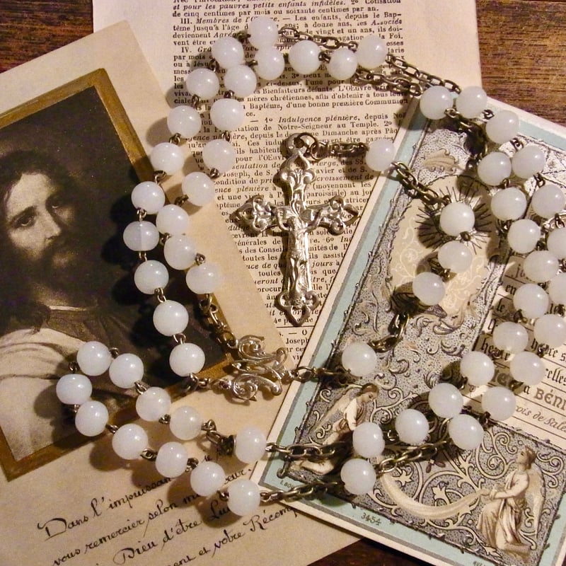 フランス アンティーク 白 オパーリン ガラス ロザリオ メダイ クロス