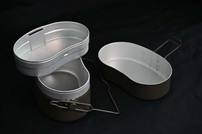 自衛隊お墨付き！】通常の半分サイズの「戦闘飯盒2型」がソロキャンプ