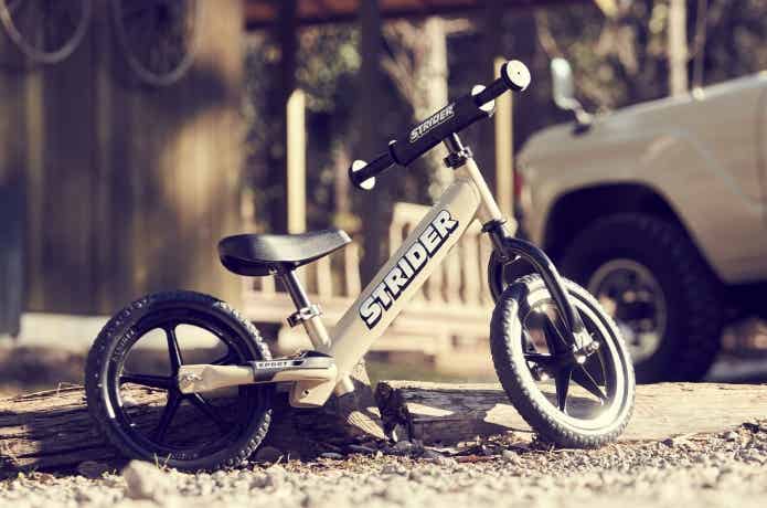 STRIDER サファリ ストライダー 限定カラー 新登場のストライダー 限定