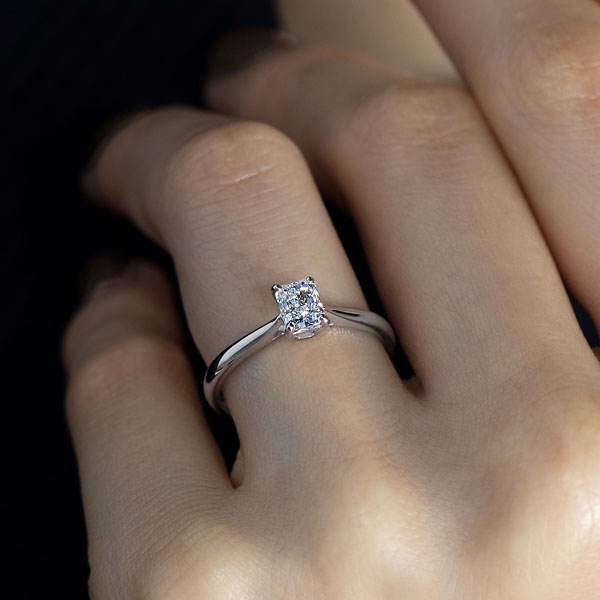 PT950 シンシア ラディアントカット ソリティア リング 0.5ct｜婚約