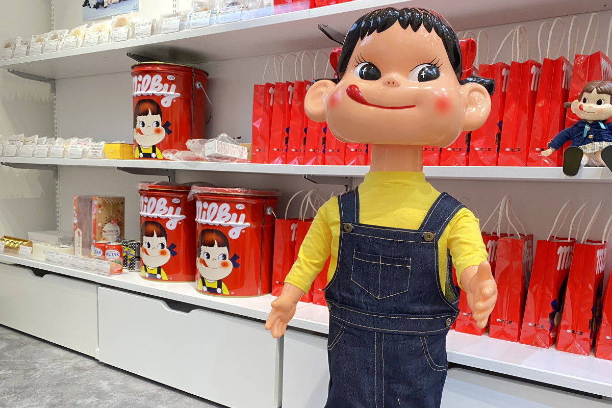 店頭にはペコちゃんの人形 - びわ湖大津経済新聞