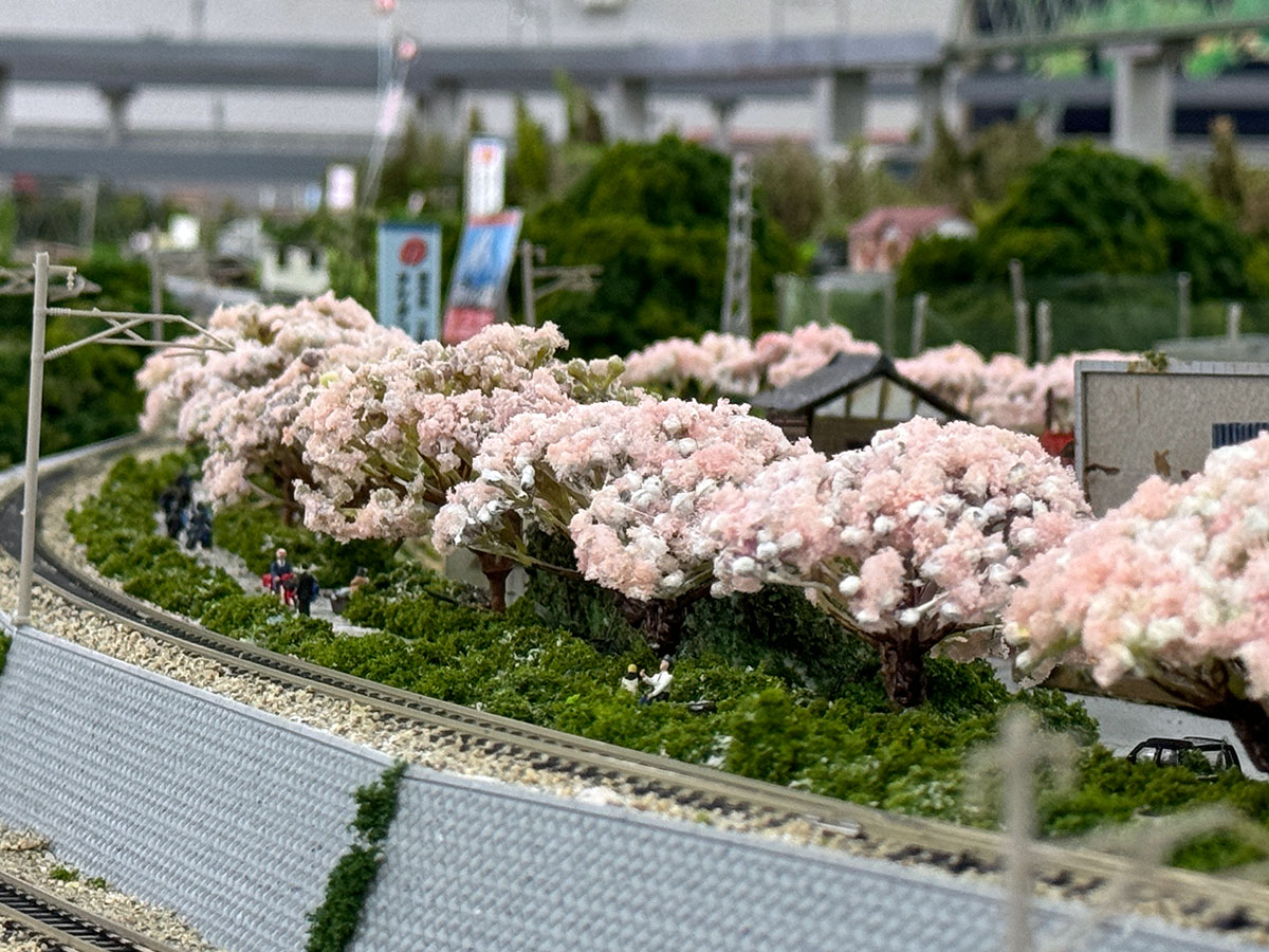 ケースあり】N保管用ジオラマ「晩秋の線路」—時を忘れるクラシック