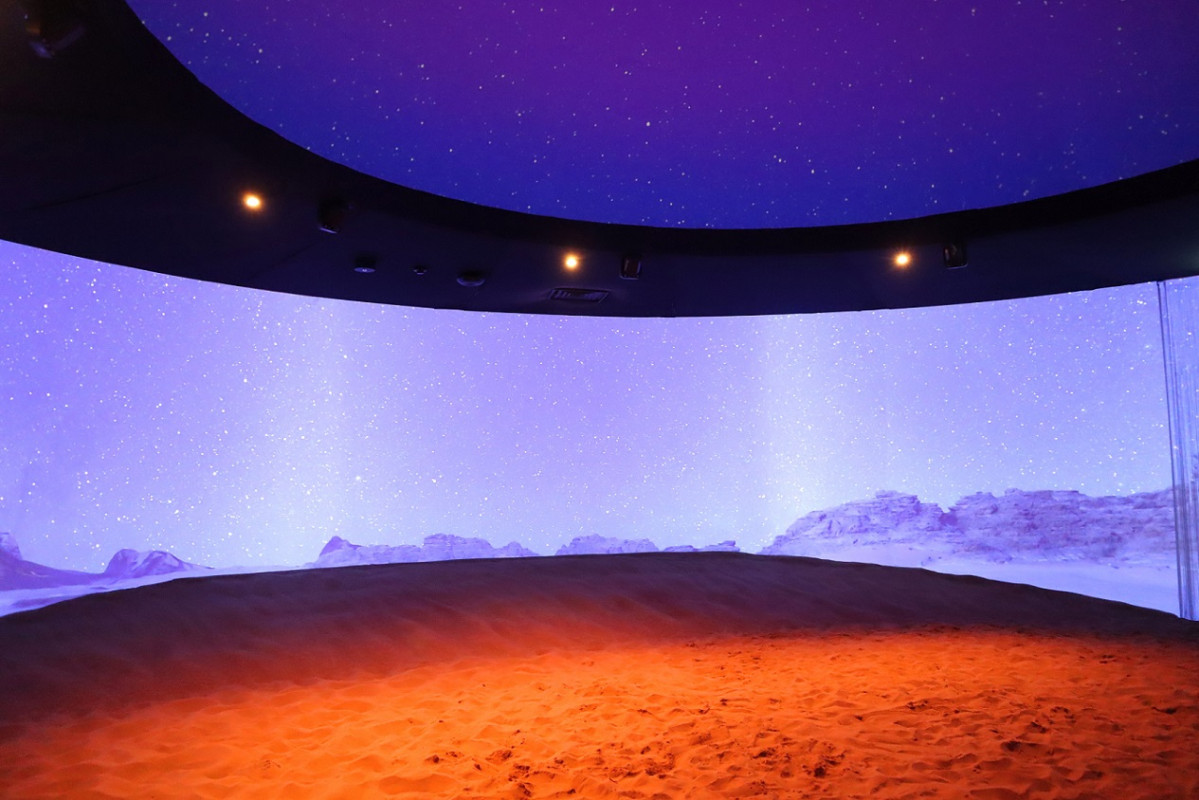 ② 大阪・関西万博 ヨルダンの砂 サンドアート ヨルダン館 赤い砂を