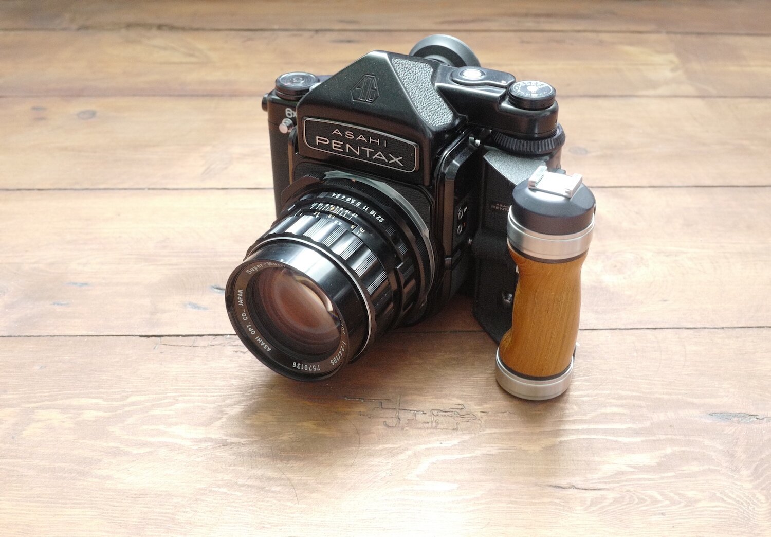 ペンタックス6×7判システム一眼レフ6×7フィルム一眼レフカメラ（1981