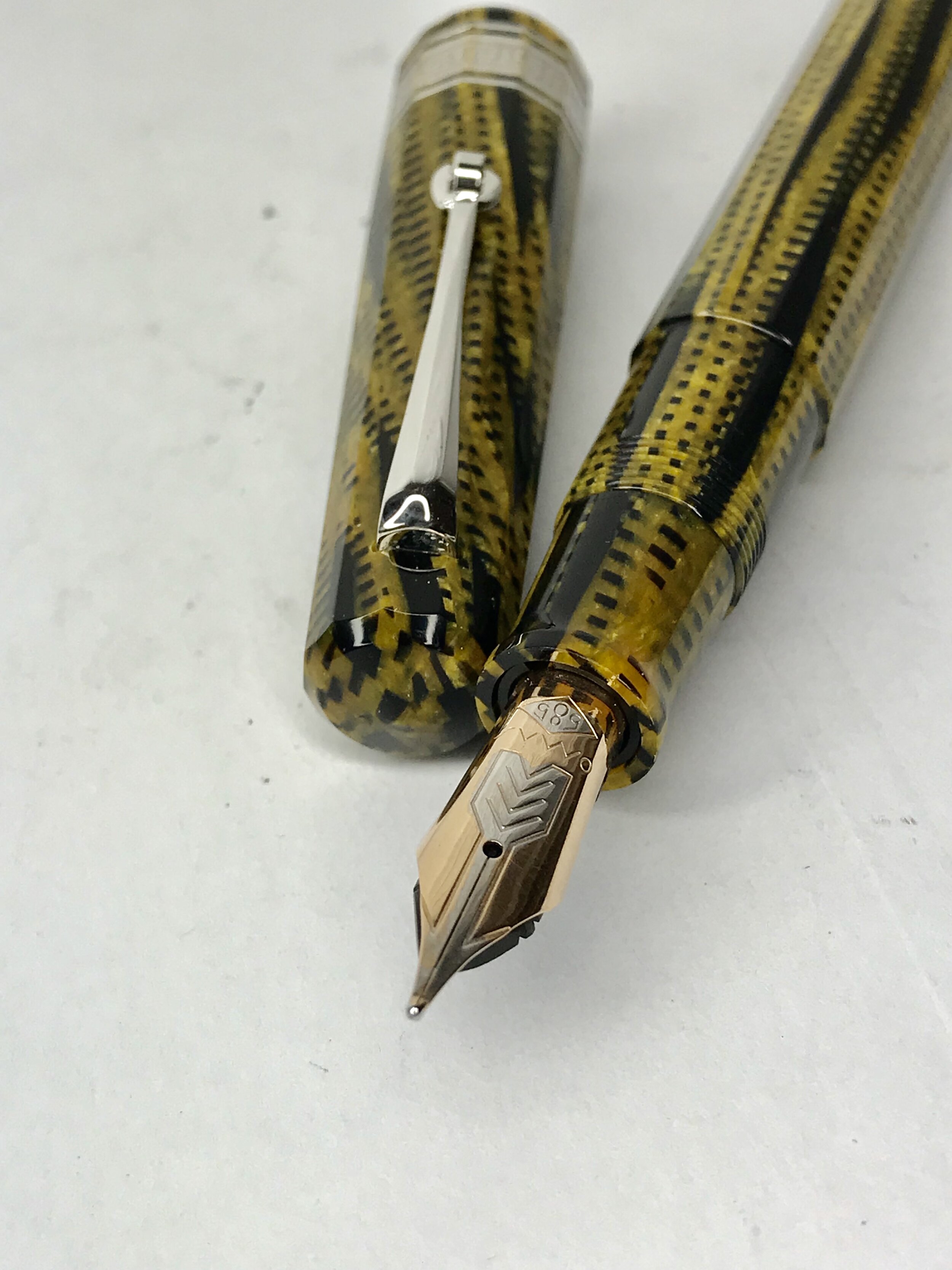 OMAS タッシリ Tassili M-nib Omas Tassili 18K Fountain Pen Dark