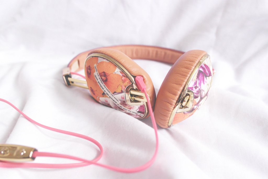 Skullcandy Knockout — Scarlett London