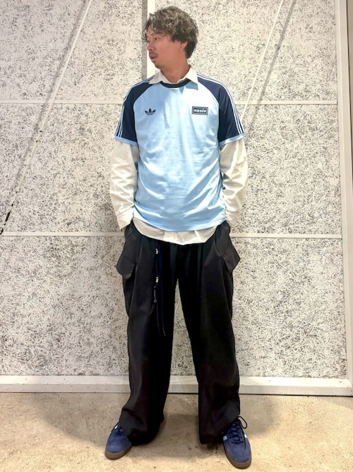 adidas Originals × Oasis ツアースリーストライプス Tシャツ