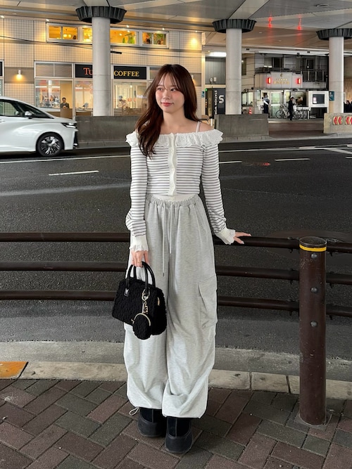 ロゴチャーム付きスエードムートンバッグ（ボストンバッグ）｜Chico